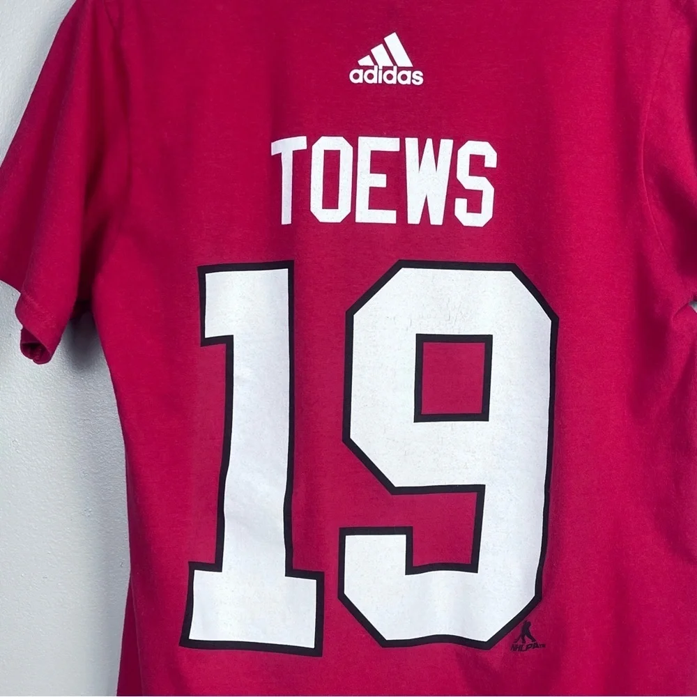 Adidas Men's 100% Cotton Chicago Black Hawks Jonathan Towes Captain Tee Size S